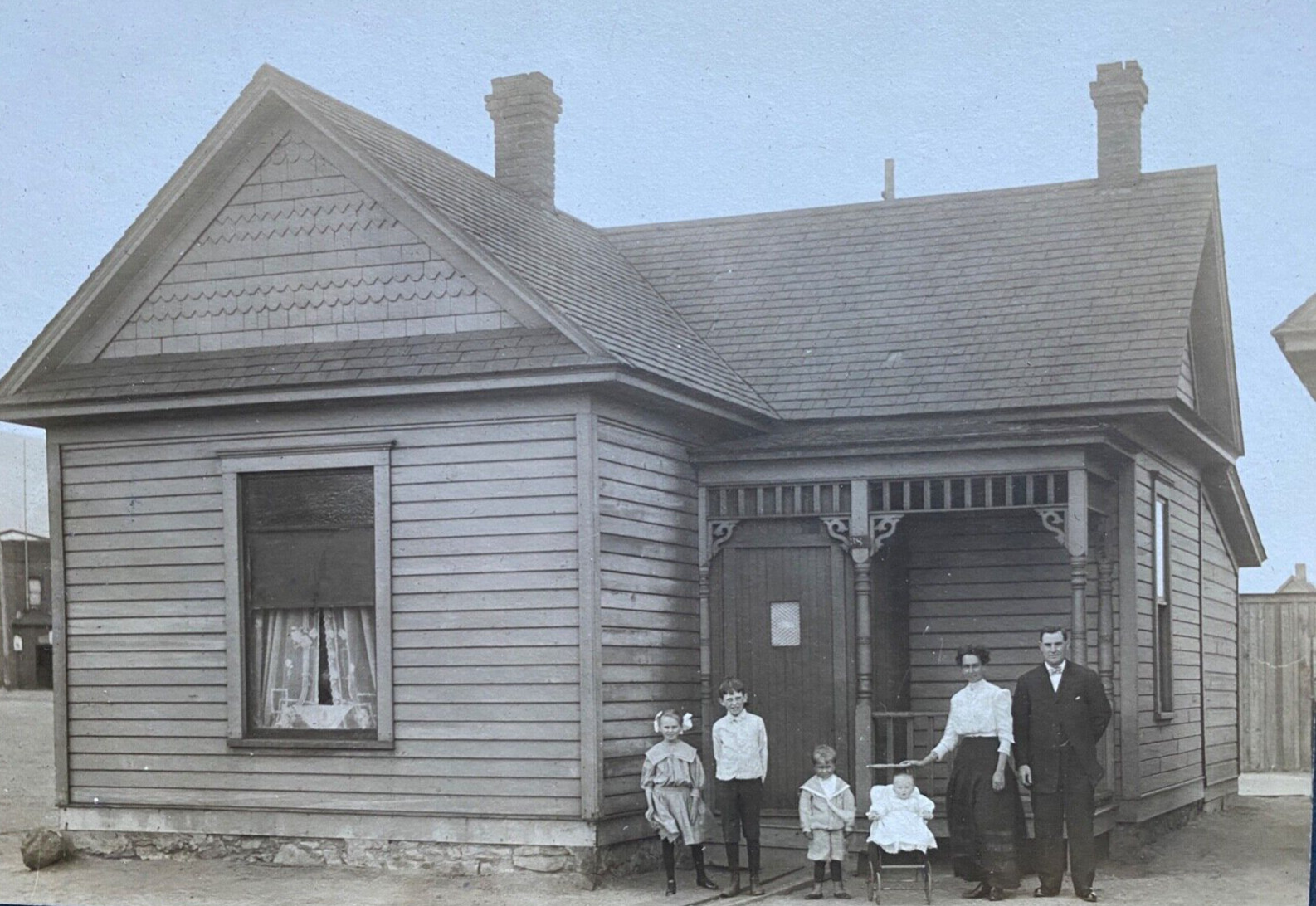 1890s PACIFIC NORTHWEST FAMILY HOME old 9x11 mounted photo OREGON or WASHINGTON