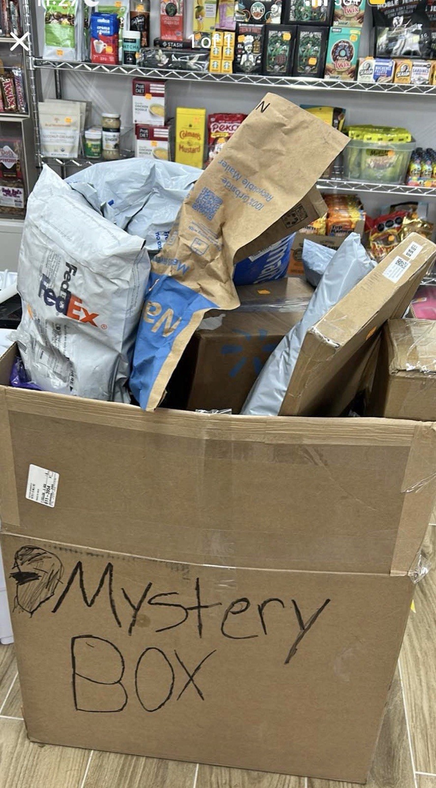 🔥 THE MASSIVE MYSTERY BOX 🔥📦 ONE HUGE BOX PACKED WITH RANDOM MERCHANDISE 🎁