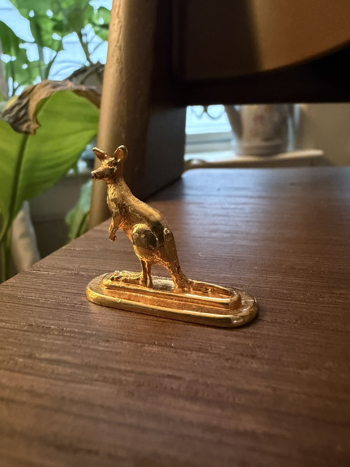 Kangaroo Figurine Sculpture Figurine Gold Tone Australia 3cm by 3cm GREAT SHAPE