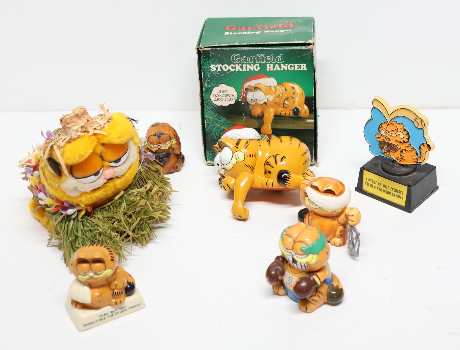 Garfield Collection Figurines Hula Stuffed Animal Stocking Hanger Jim Davis Lot