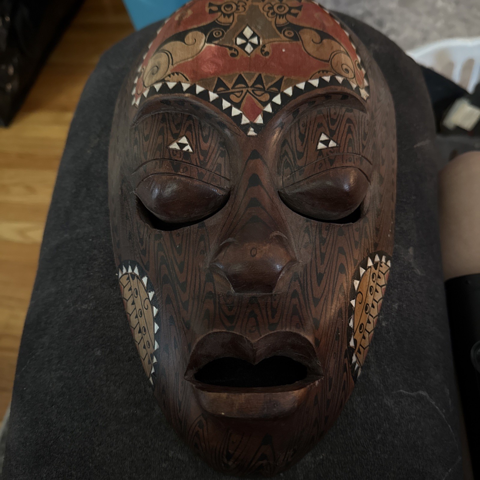 Malaysian hand carved and painted Wooden Mask Mother Of Pearl Inlay 13”x 8.5” Malaysian hand carved and painted Wooden Mask Mother Of Pearl Inlay 13”x 8.5”