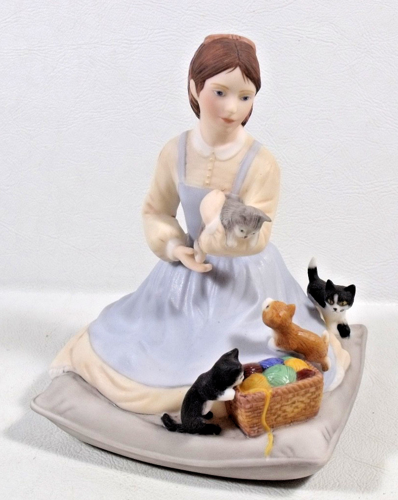 1983 Franklin Mint Porcelain LITTLE WOMEN 5\