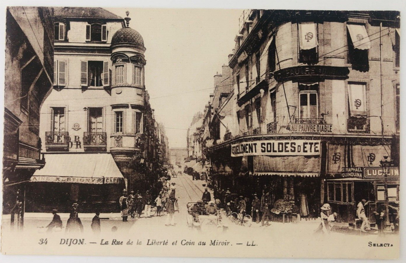 Vintage Dijon France Le Rue de la Liberte et Coin au Miroir Postcard P180