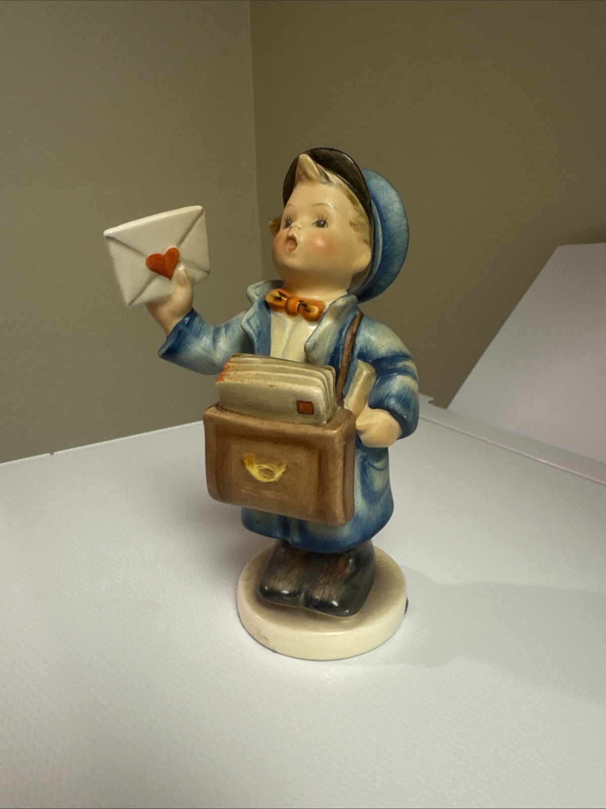 Vintage Goebel/Hummel Figurine \