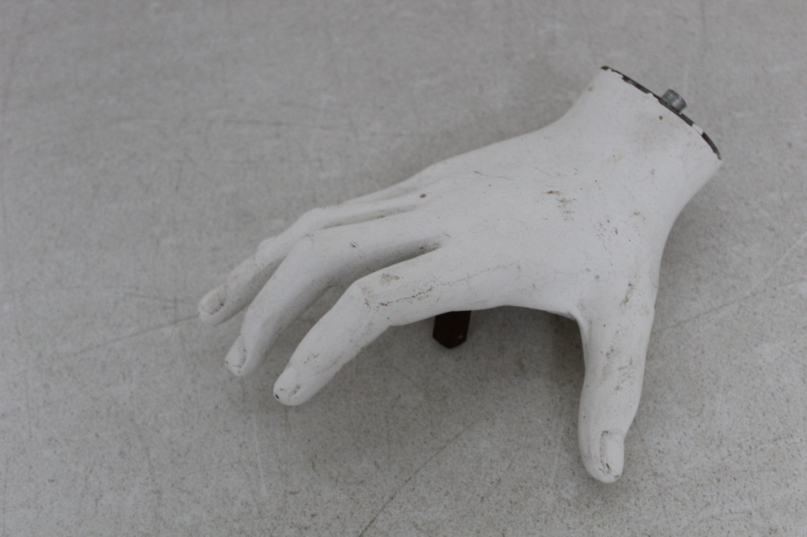 Vintage   Right  White Mannequin Hand