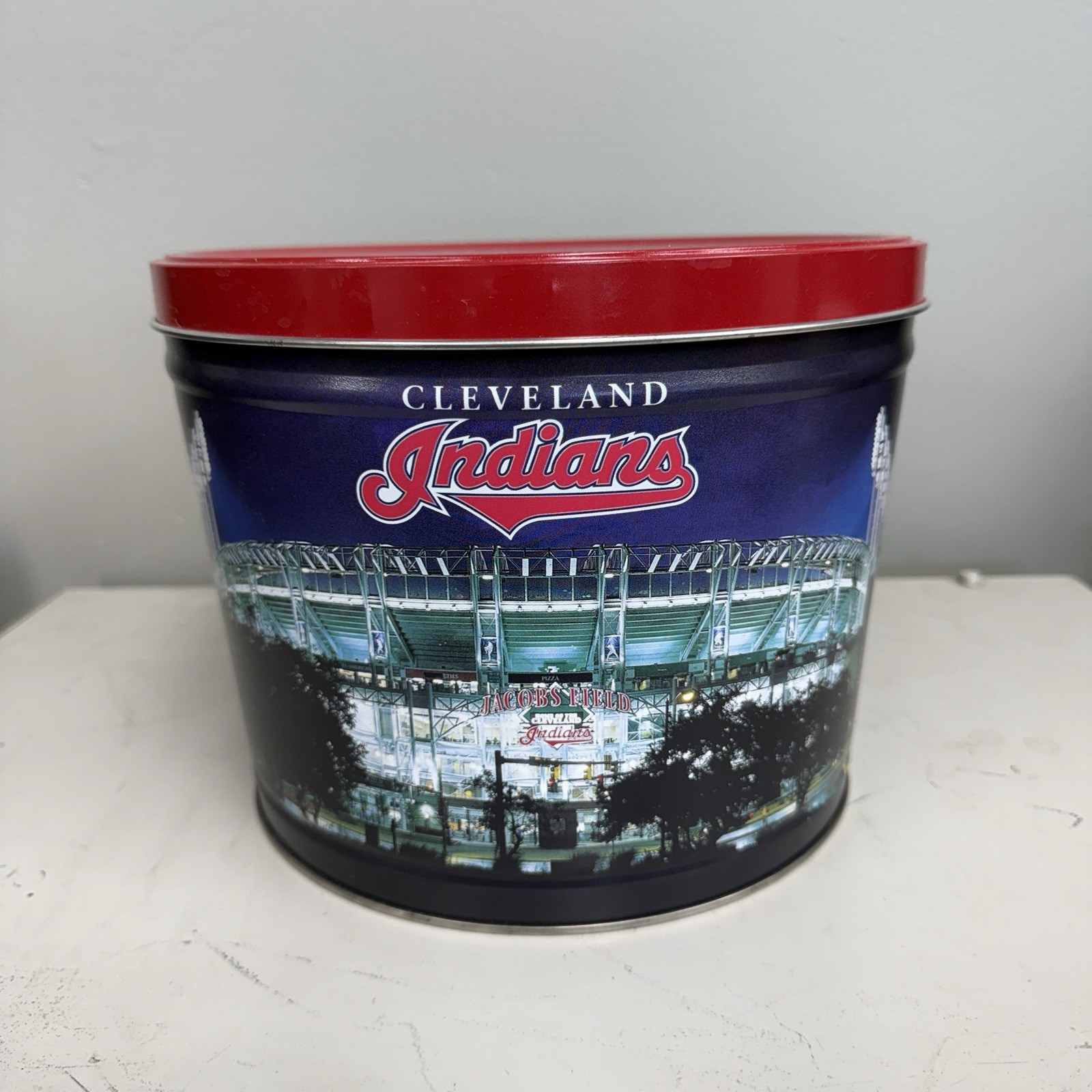 Vintage Rare CLEVELAND INDIANS MLB BASEBALL  Tin With Lid Fruit Bertels Can Co. 