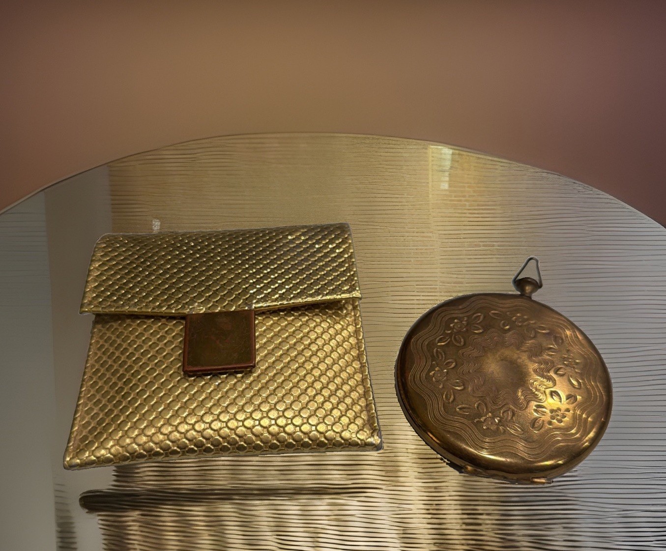 Vtg 1940-50s Zell Round Brass Powder Compact W/ Original Miracle Mesh Purse USA