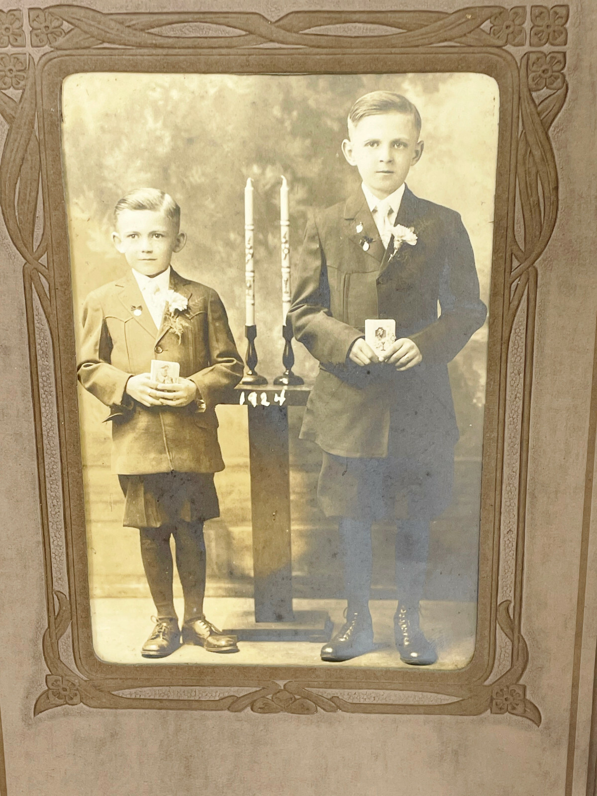 VINTAGE PHOTO 2 YOUNG BOYS WITH CANDLES -EMPRESS STUDIO, CHICAGO 