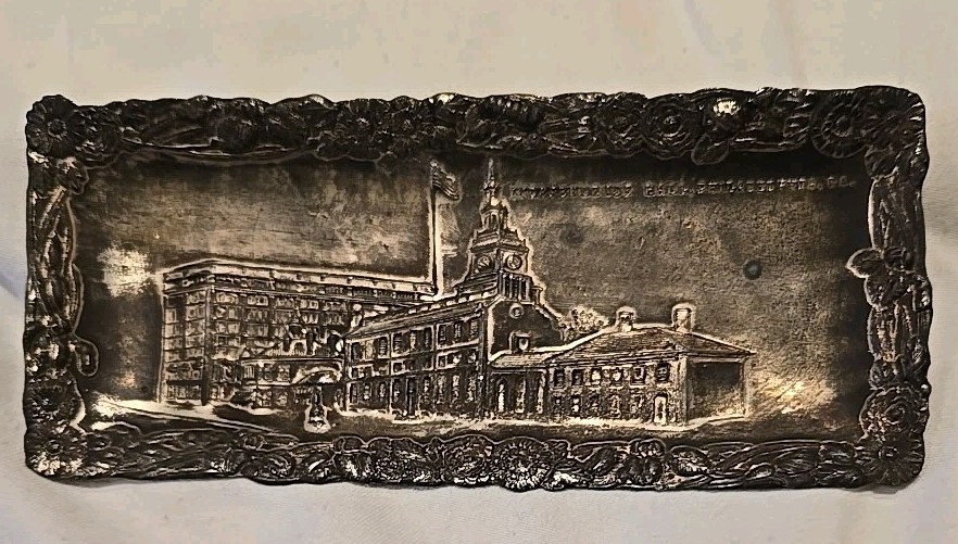 Vtg Independence Hall Philadelphia PA Commemorative Metal Ashtray/Trinket Tray