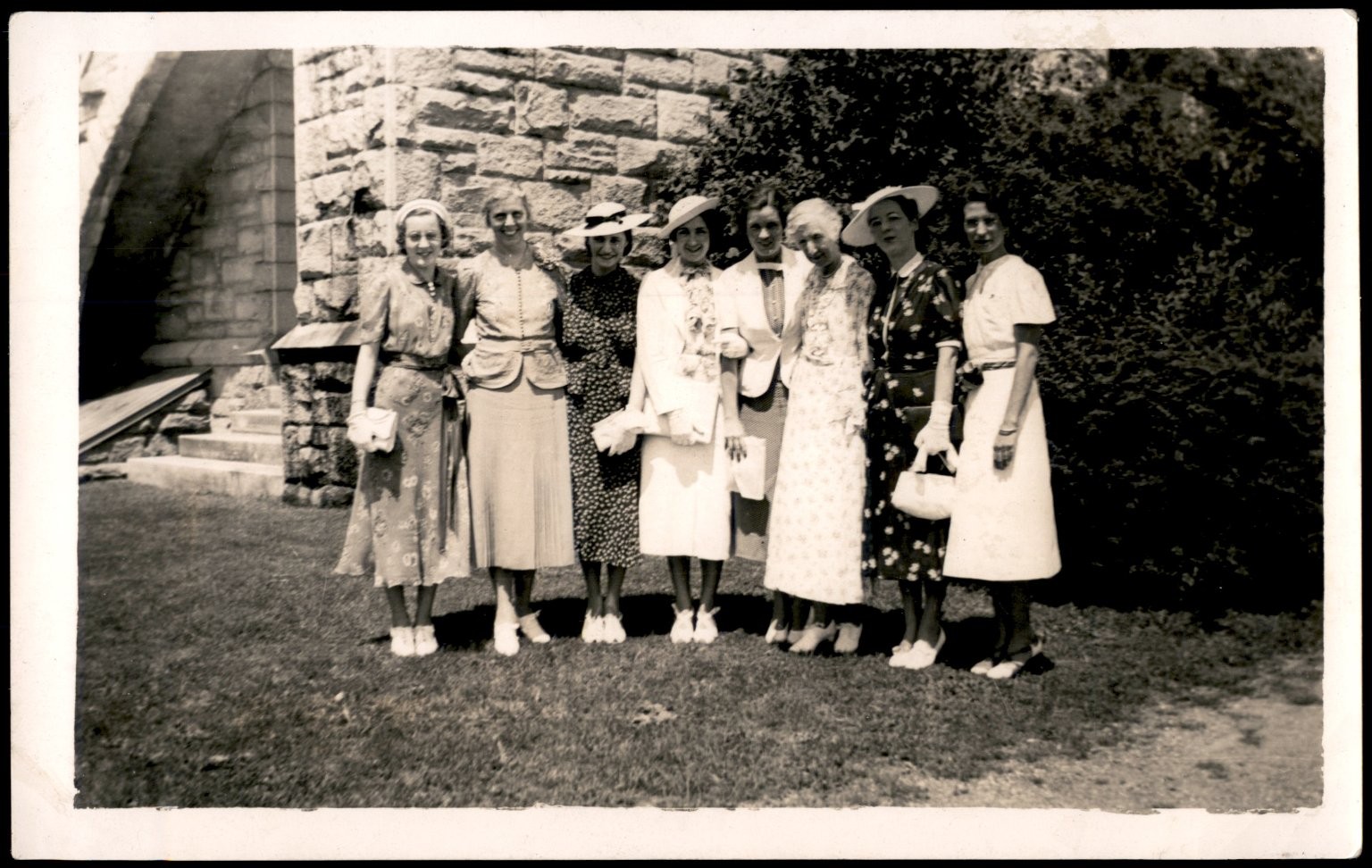 1930s Women's Fashion Snapshot Photograph Group Portrait Outdoor Hats 1930s Women's Fashion Snapshot Photograph Group Portrait Outdoor Hats