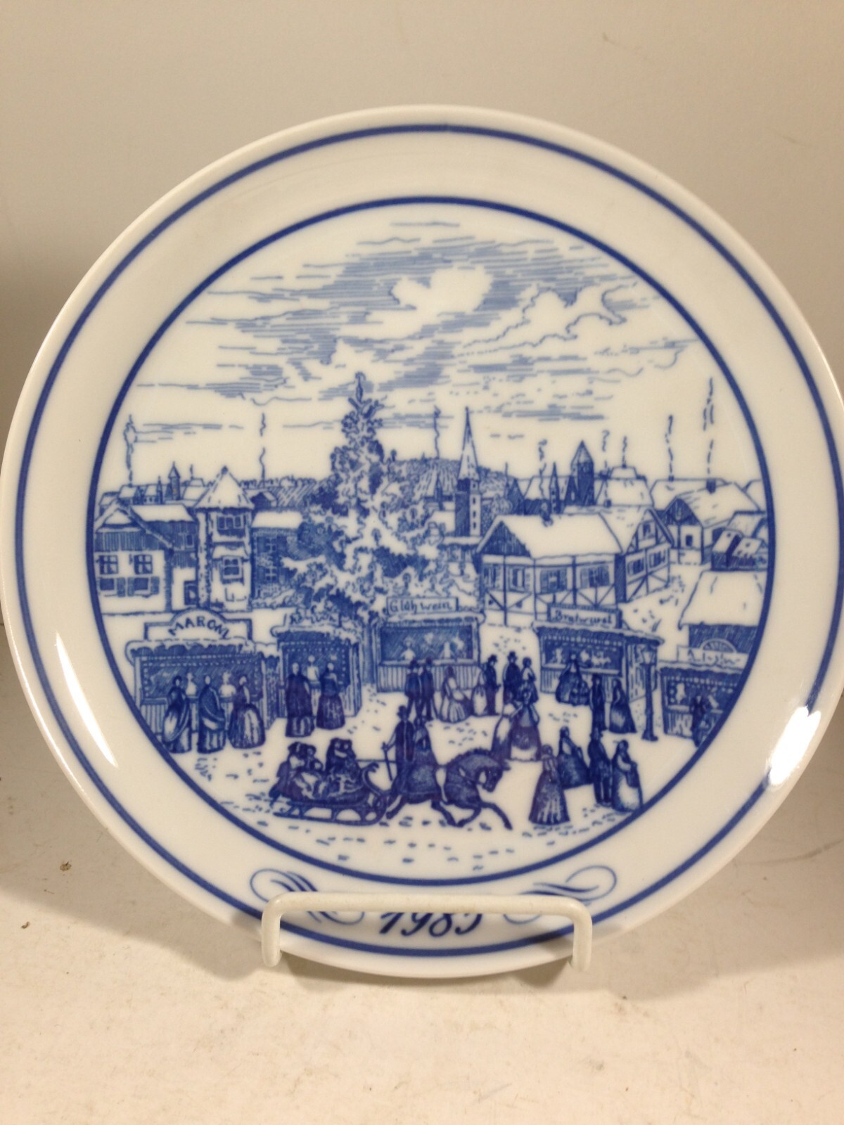 Vintage 1985 Hutschenreuther Collectors Plate Weihnachtsmarkt