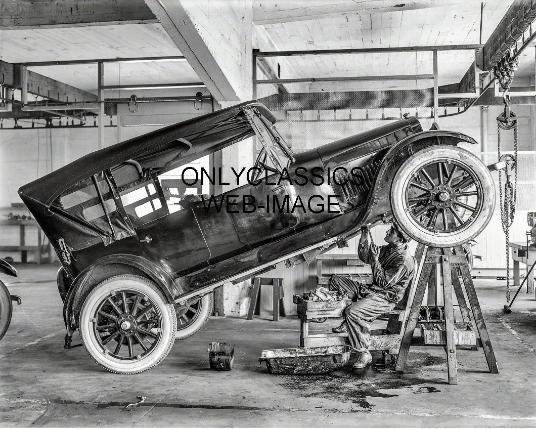 1919 STUDEBAKER CAR SERVICE REPAIR BRAVE AUTO MECHANIC 8X10 B&W PHOTO OLD DEALER
