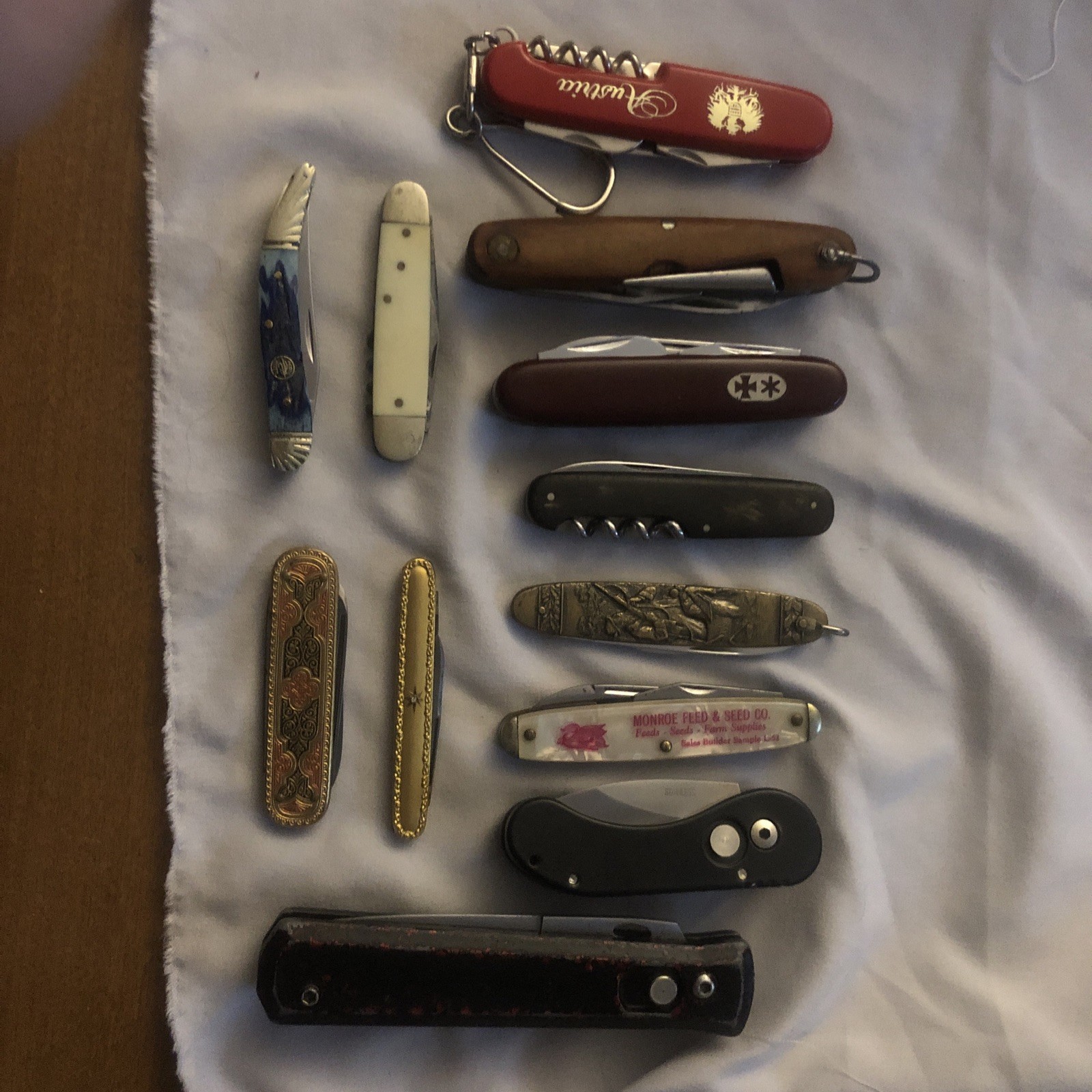 Large Pocket Knife Lot