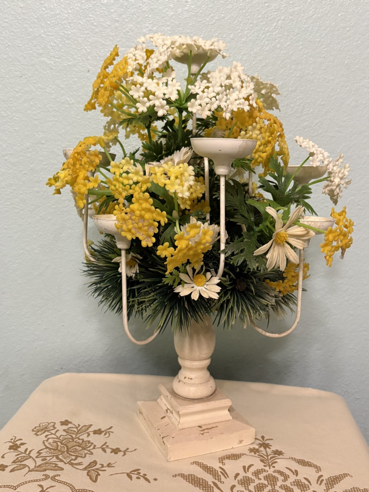 Vtg 60’s Mid Century Metal Candle Holder Candelabra Yellow White Flowers 16 In Vtg 60’s Mid Century Metal Candle Holder Candelabra Yellow White Flowers 16 In