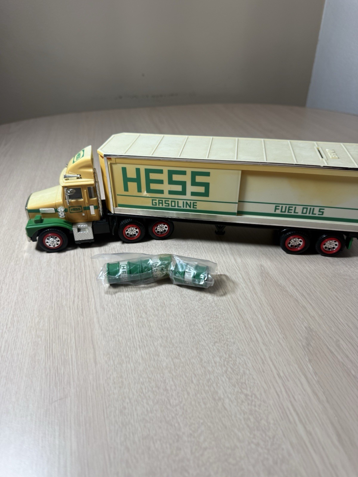 Vintage 1987 Hess 18 Wheeler Toy Truck Bank with 3 Barrels Sealed