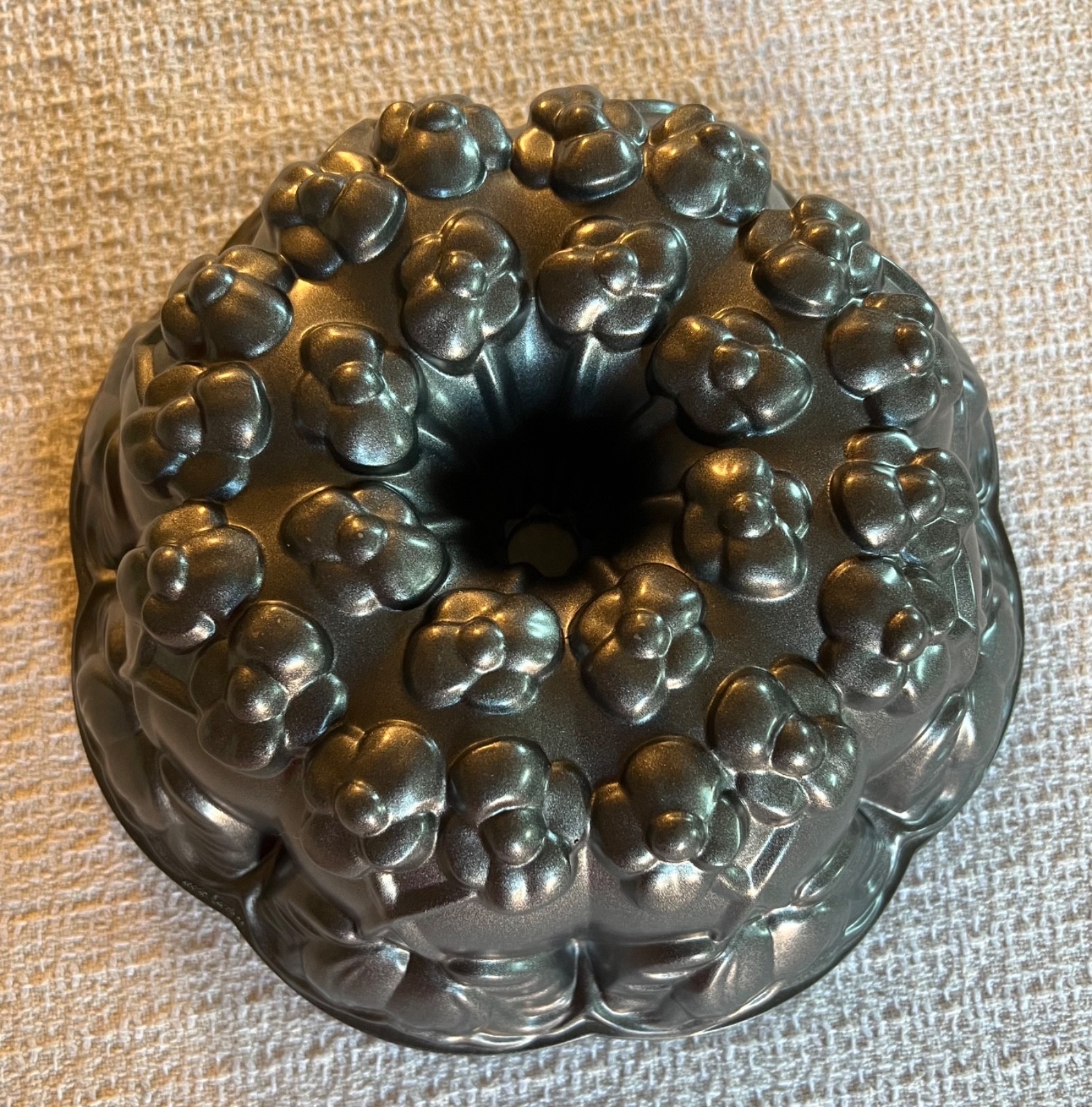 Nordic Ware 10 Cup Violet Bundt Pan