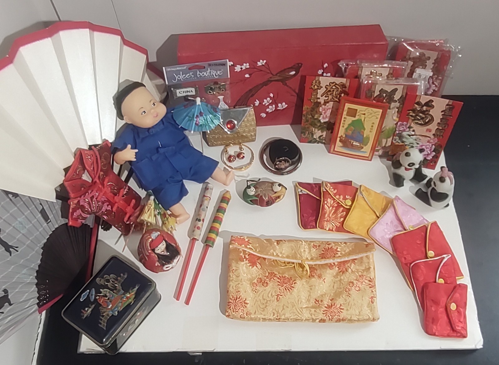 Chinese Themed Lot of Many Items Some Modern and Some Vintage Estate Find Chinese Themed Lot of Many Items Some Modern and Some Vintage Estate Find