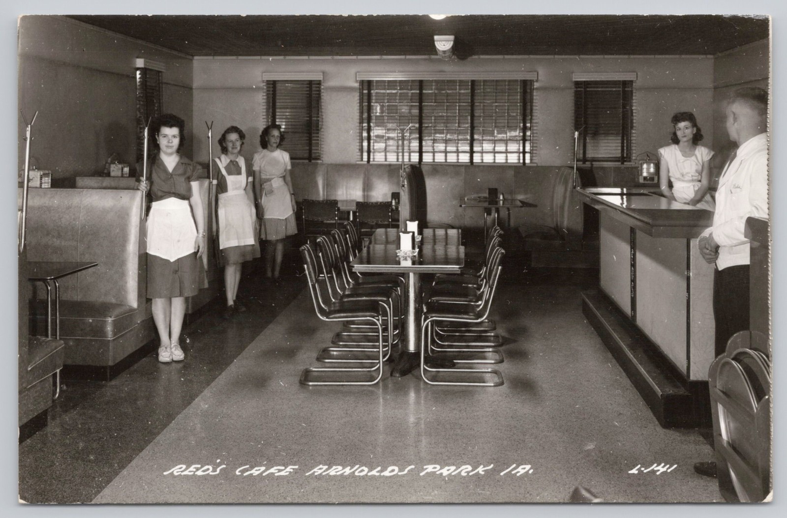 Arnolds Park Iowa Reds Cafe Restaurant Interior Waitresses Dining RPPC Postcard