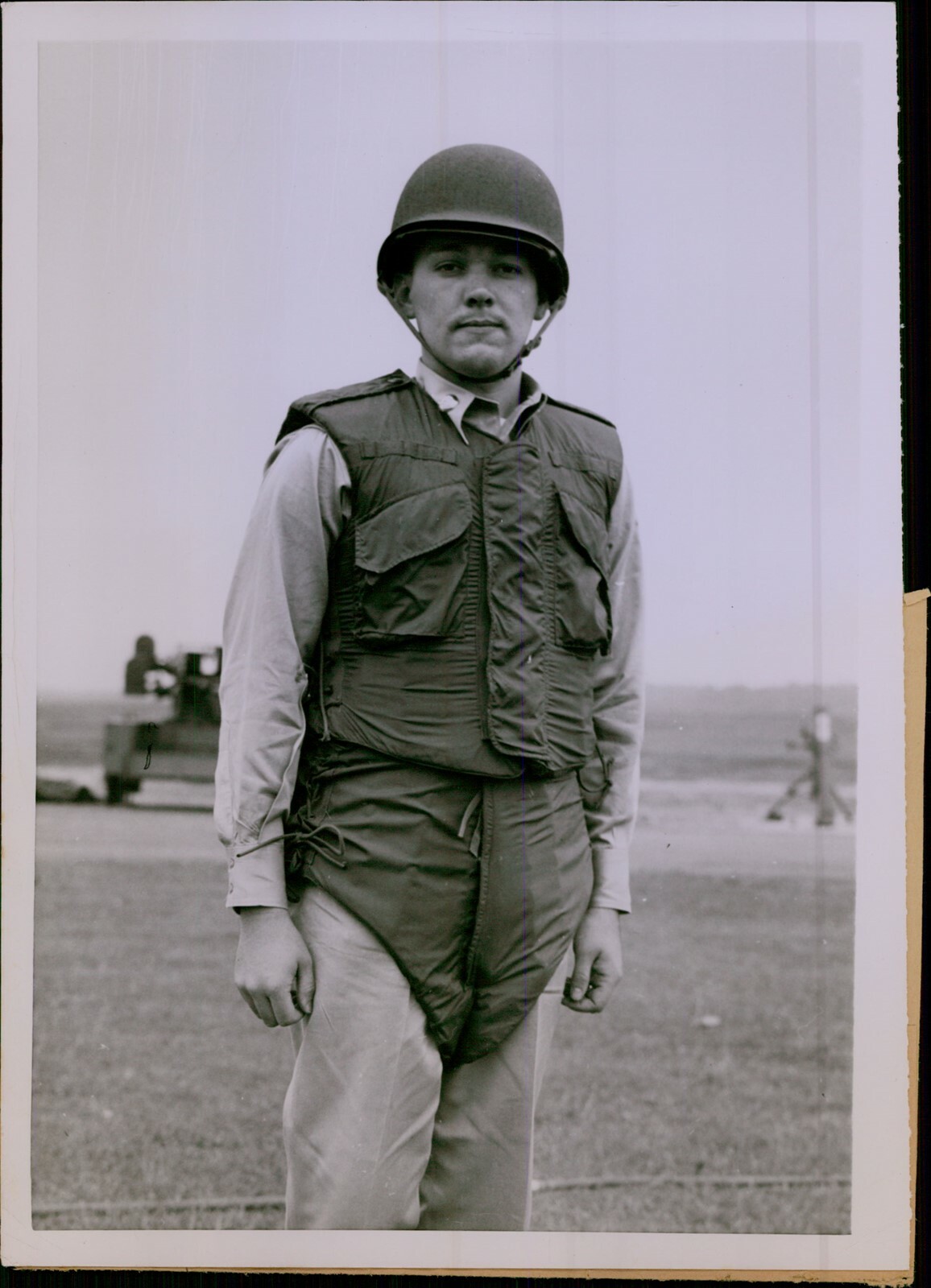 GA7 1953 Original Photo PRIVATE WEARS BODY ARMO WR M52-3A Lightweight Protection