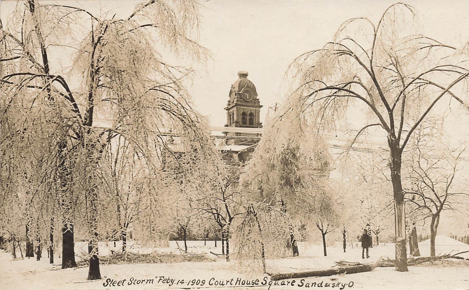 LP07 Ohio RPPC Postcard: Sandusky OH  Court House 1909 Snow Storm