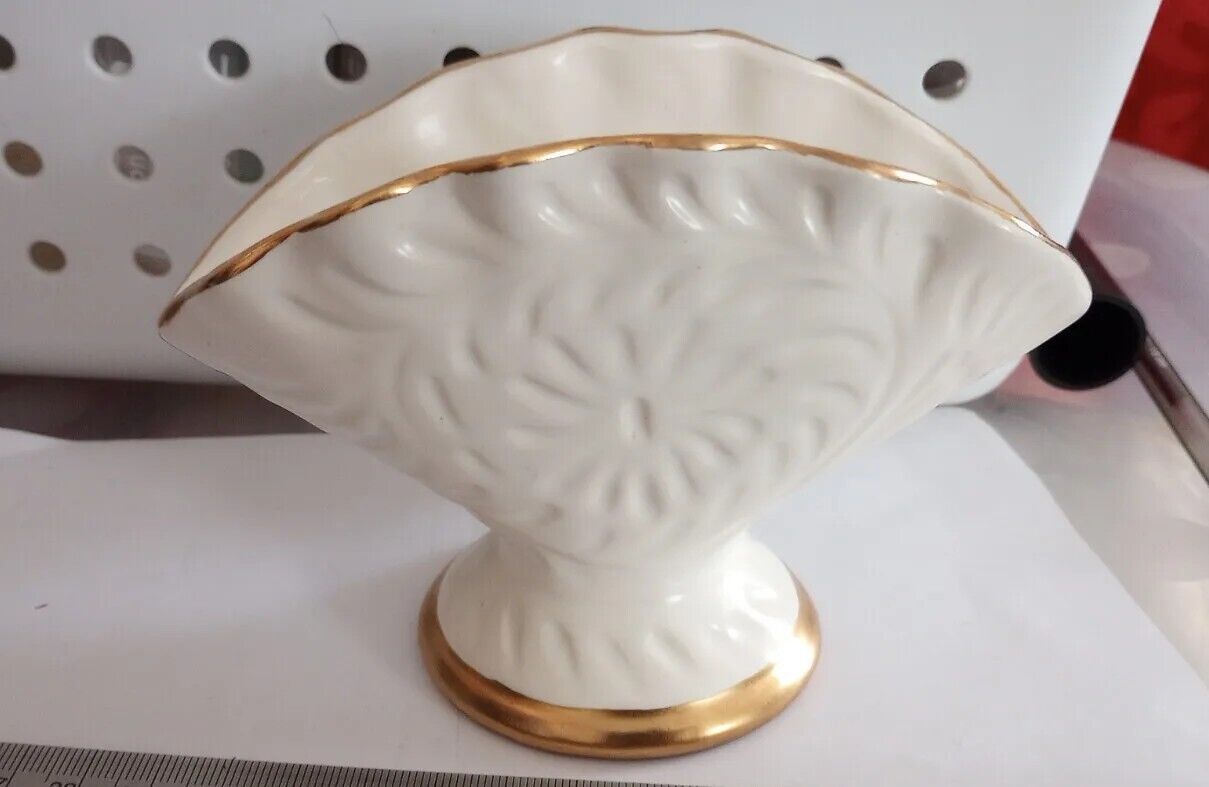 Beautiful Vintage Hull 23k Gold Outlined White Fan Shape Vase