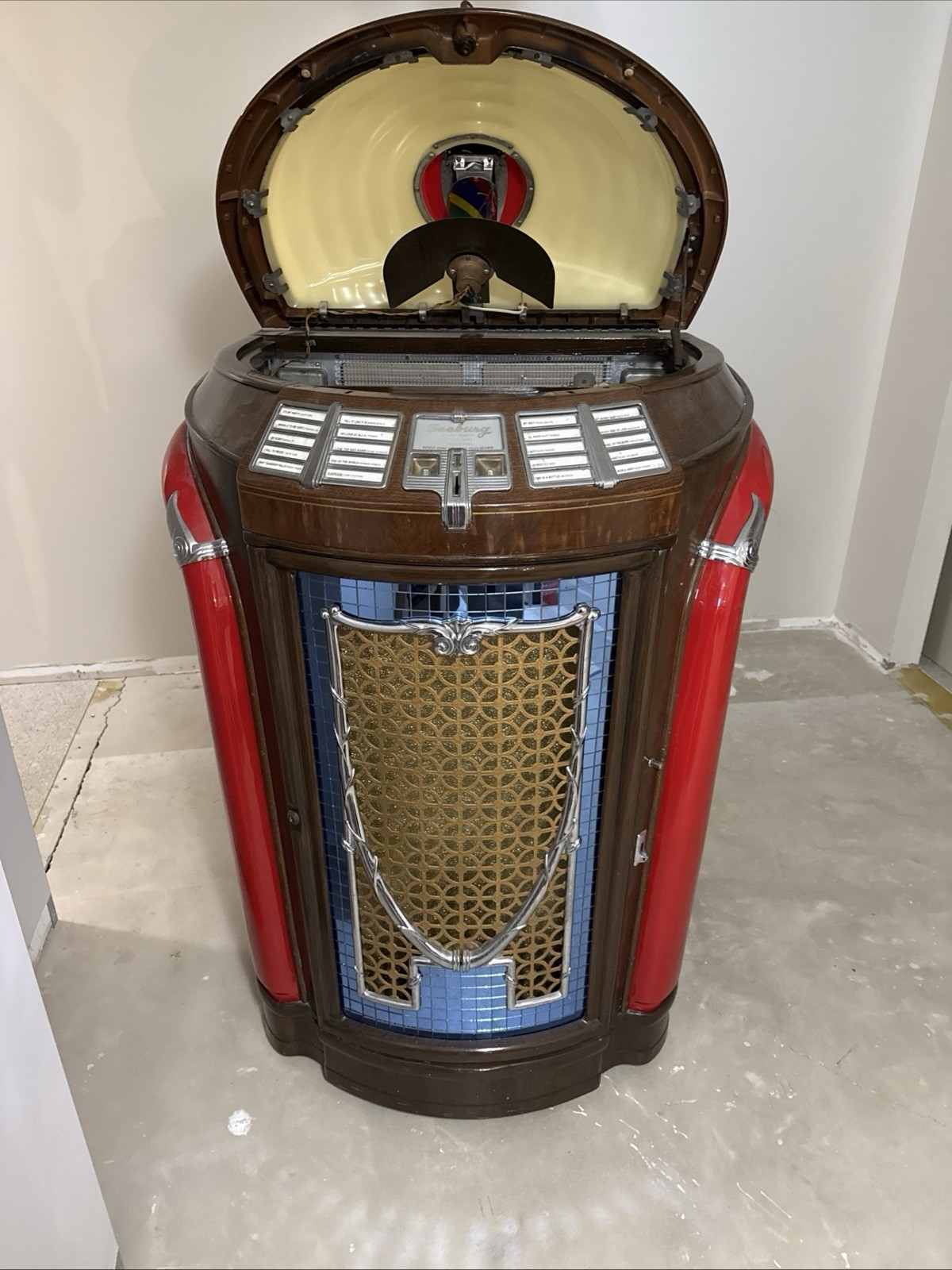Seeburg Jukebox Vintage (IT WORKS)