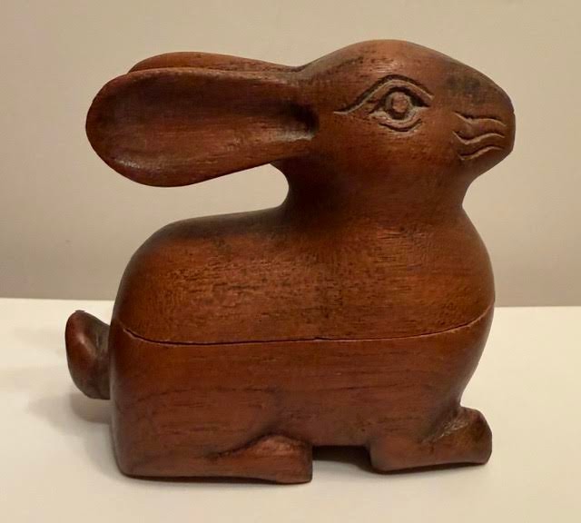 Vintage Hand Carved Wooden   RABBIT BUNNY  Trinket Box 4.25\