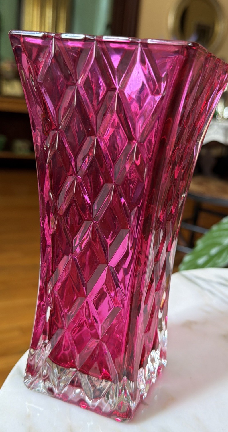 Vintage Circa 1985 Fuchsia Diamond Pattern Art Glass Vase by FTD, H= 7.75\ Vintage Circa 1985 Fuchsia Diamond Pattern Art Glass Vase by FTD, H= 7.75\