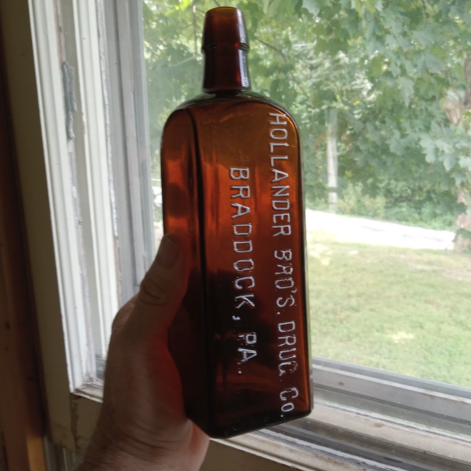 HOLLANDER BROS DRUG CO. BRADDOCK,PA SCARCE SQUARE AMBER BITTERS BOTTLE D.O.C