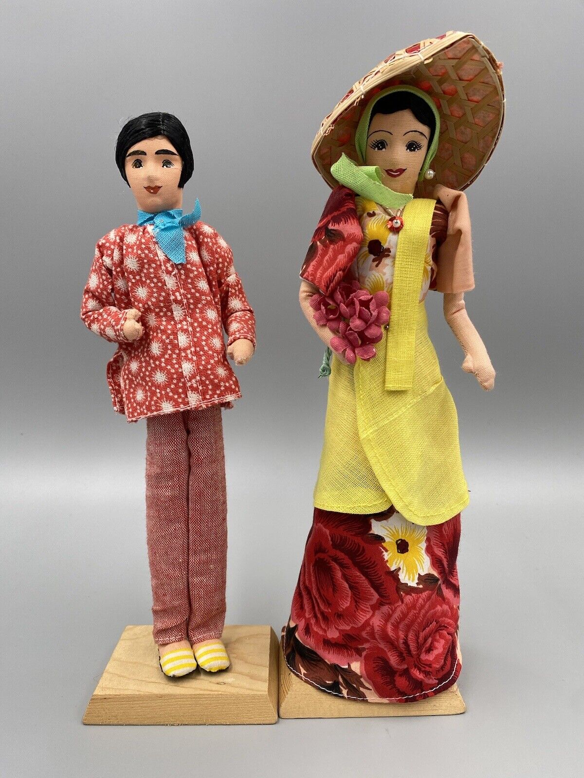 Vtg Colorful Male & Female with Hat Figurines Dolls Spanish Mexican Style READ