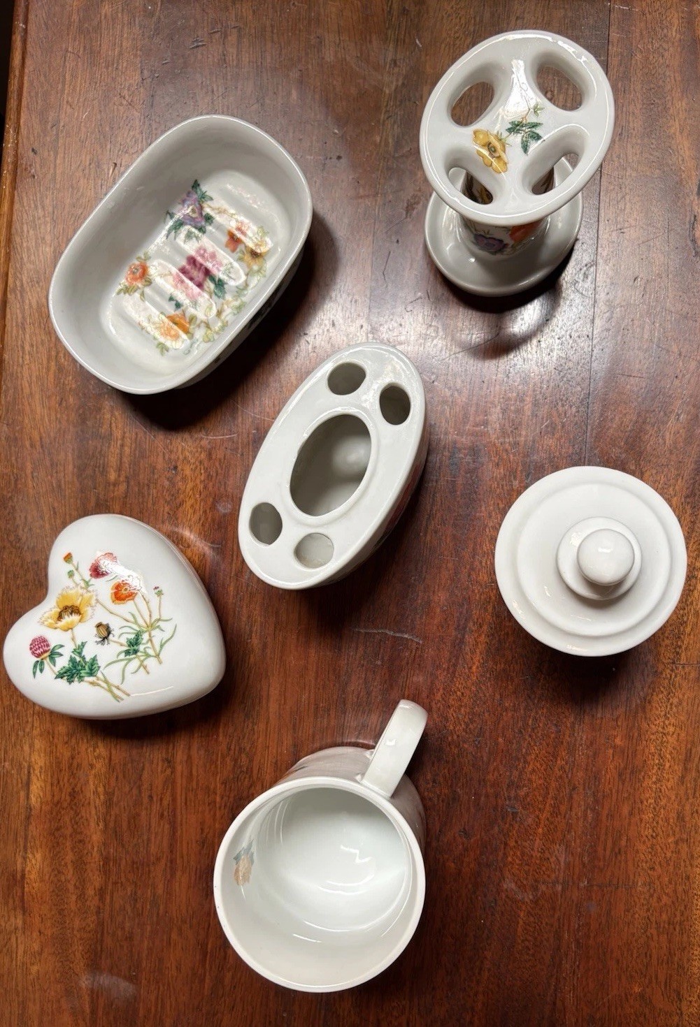 Rare Vintage Takakashi Chrysanthemum 8 piece toiletry set, San Francisco