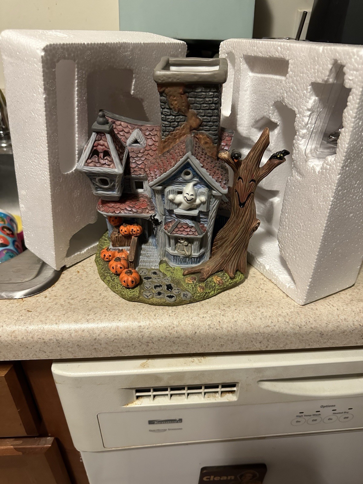 Partylite Ghostly Tealight Halloween House P7862 Partylite Ghostly Tealight Halloween House P7862