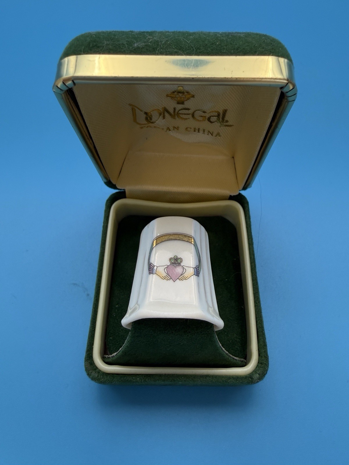 Vintage Donegal Parian China Claddagh Thimble w/ Original Box Ireland Porcelain