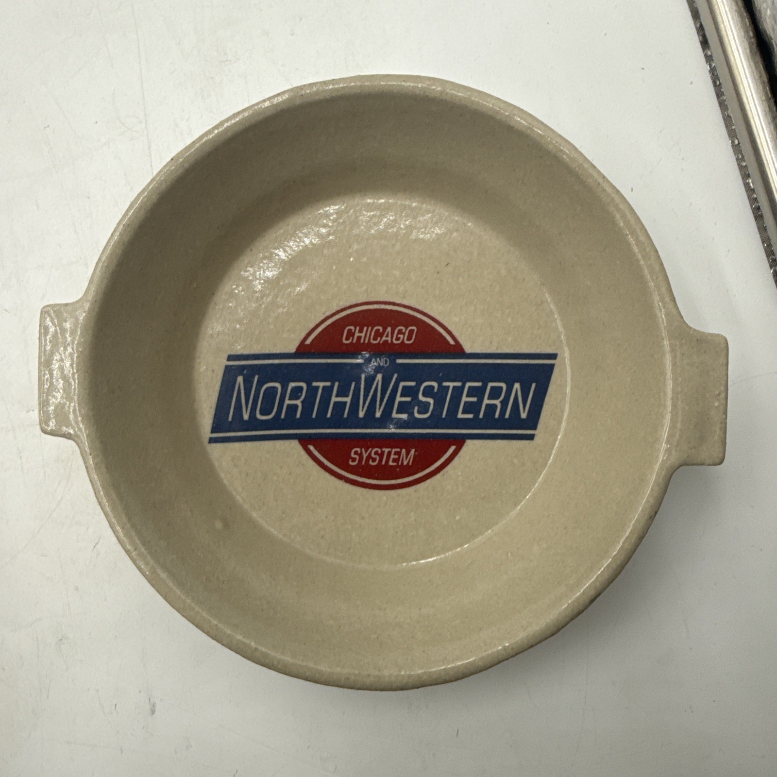 VINTAGE RED WING STONEWARE CHICAGO AND NORTHWESTERN SYSTEM RAILROAD BAKING DISH