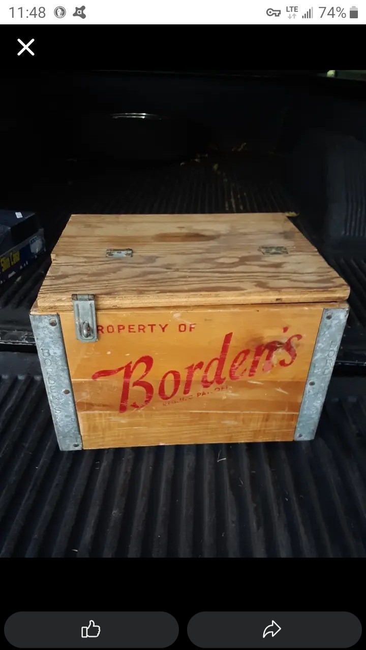 Antique Borden\'s Dairy  Milk Wood Wooden Box Crate Cesco 16 x 13