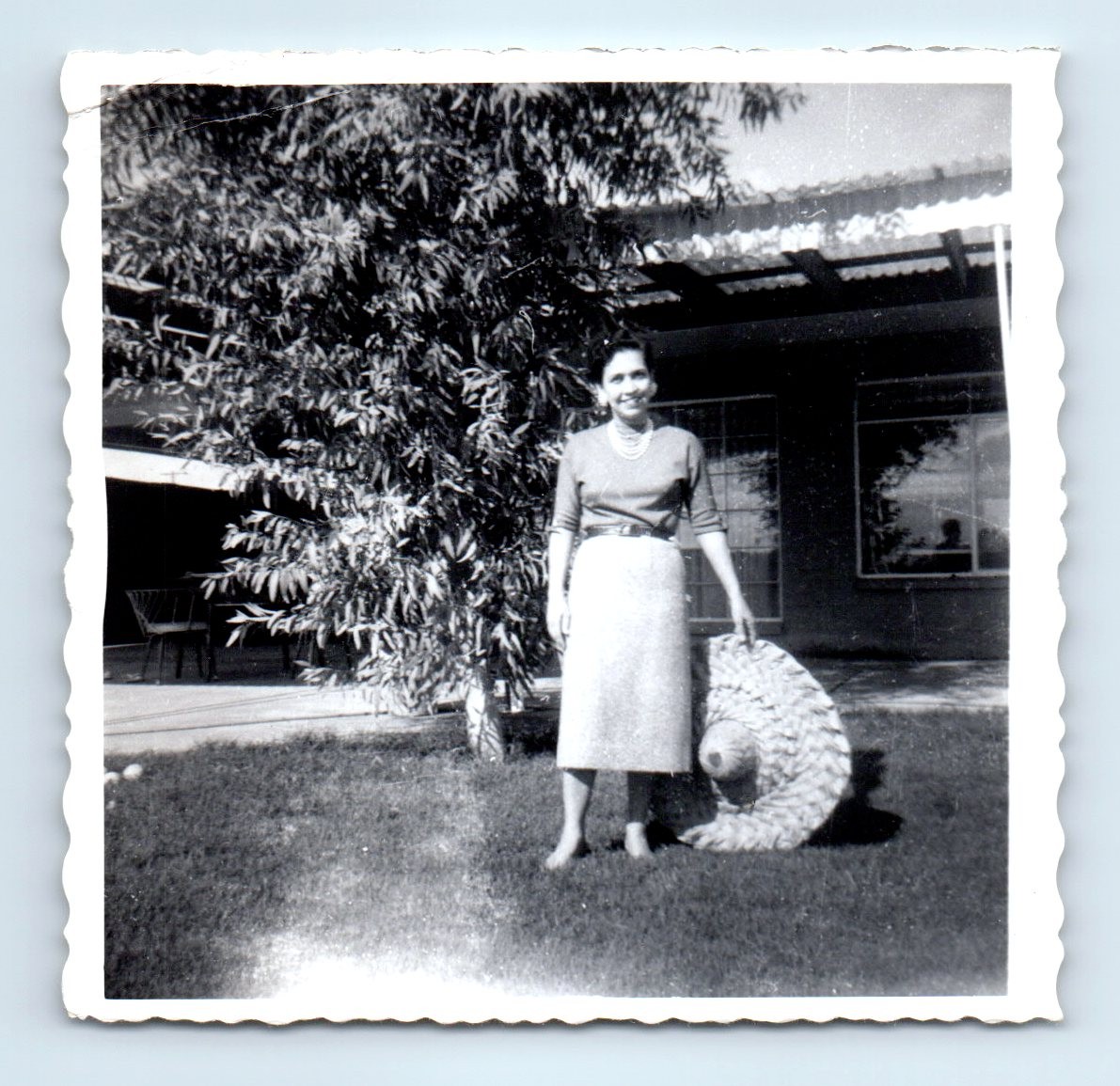 Old Vintage Square Photo SOLO LEGGY WOMAN IN YARD WIDE BRIMMED HAT SNAPSHOT