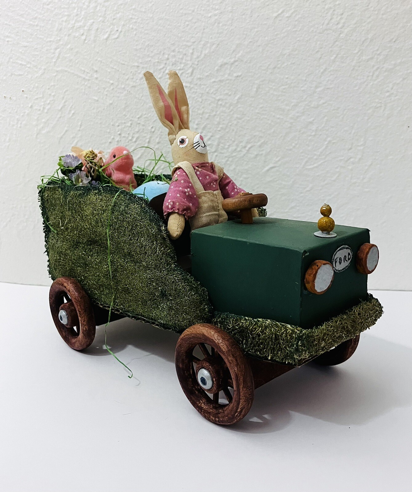 Vtg HM Easter Bunny Rabbit Driving FORD Cart Wooden Wheels Green Pressed-Straw