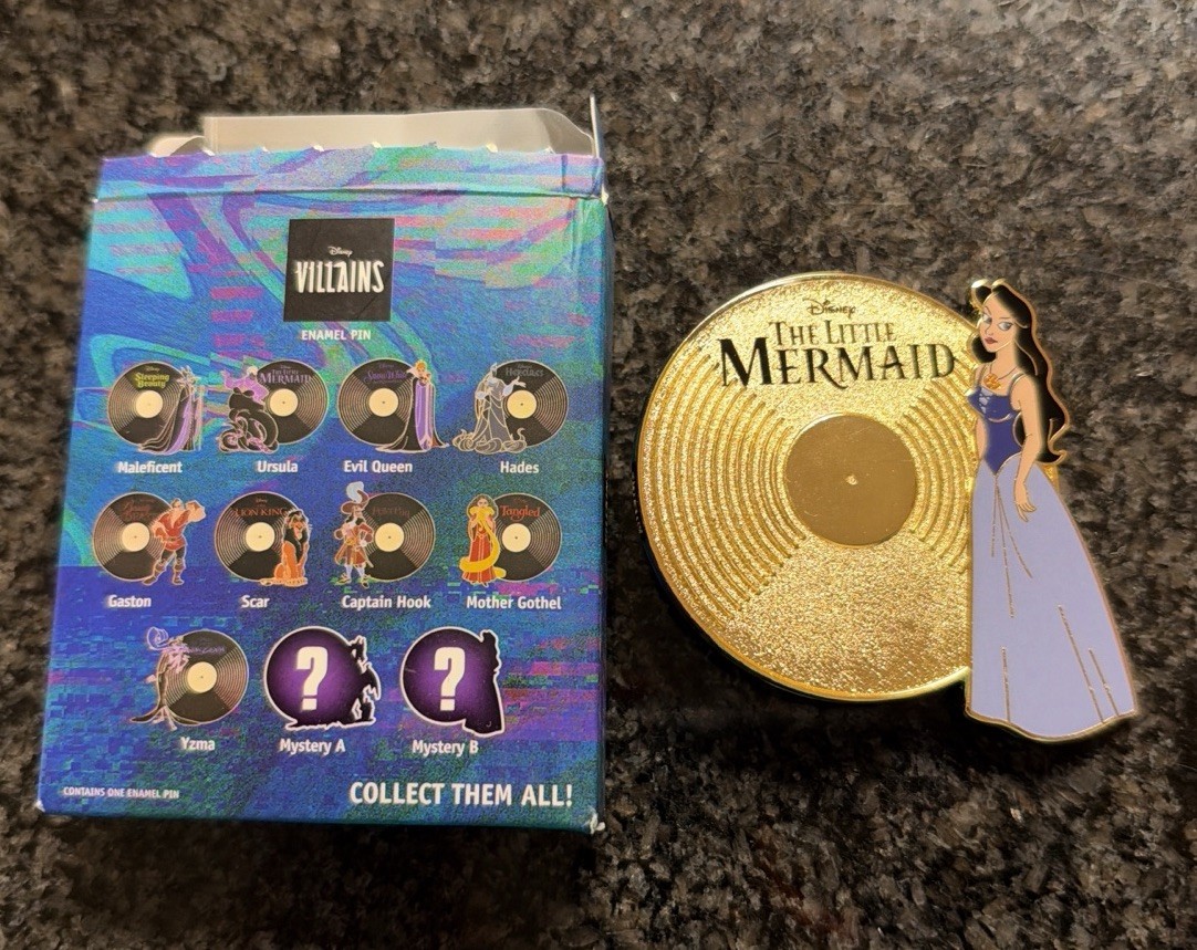 Disney Pink a la Mode Ursula Villain Vanessa Vinyl PALM LE 150 Pin CHASER