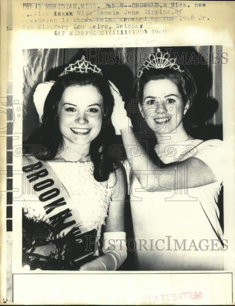 1969 Press Photo Mississippi New Miss Pamela Jane Tippins crowned by Jr. Miss