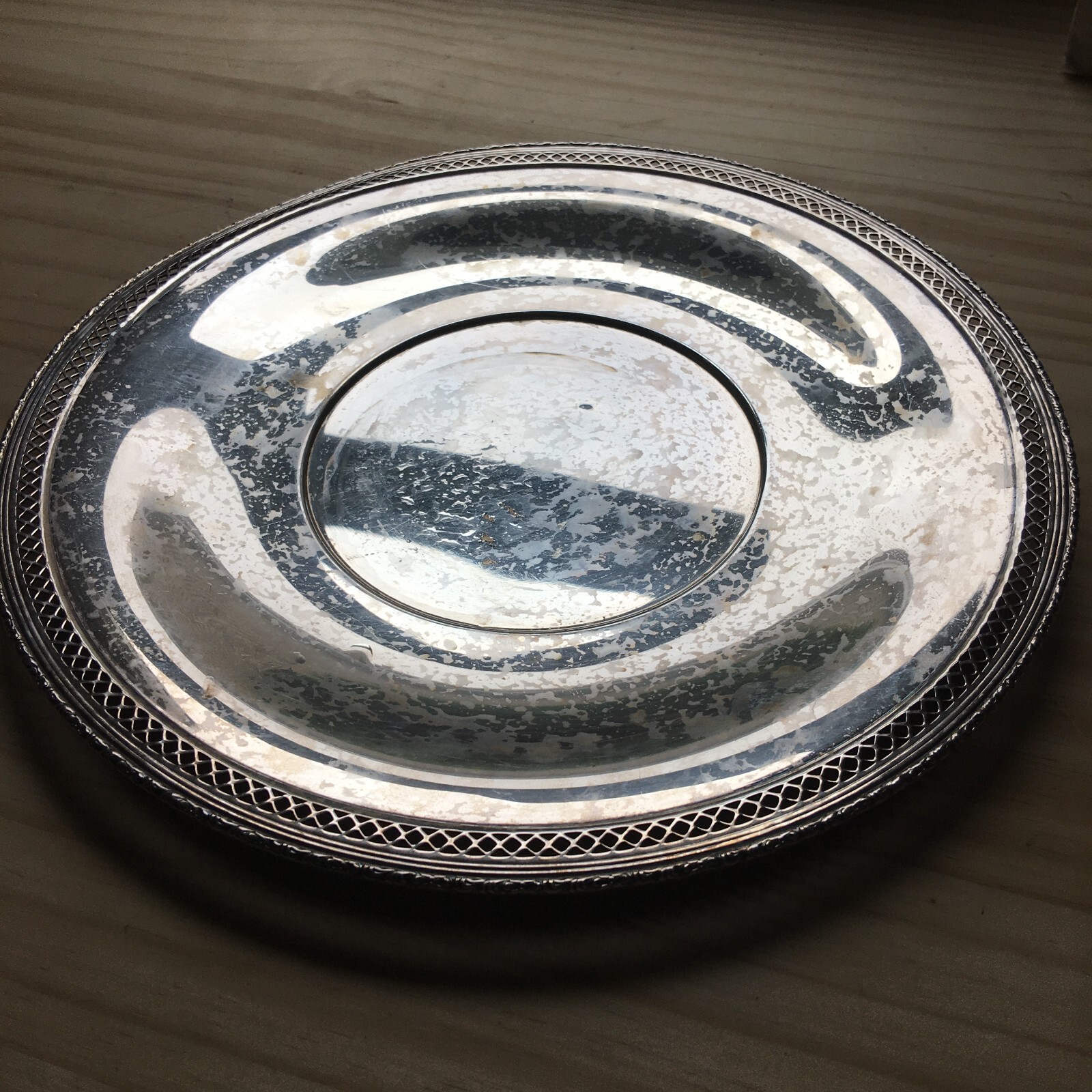 VTG Lux Bond & Green Hartford Round Silver Dish W/ Reticulated Hollow Edge 11\