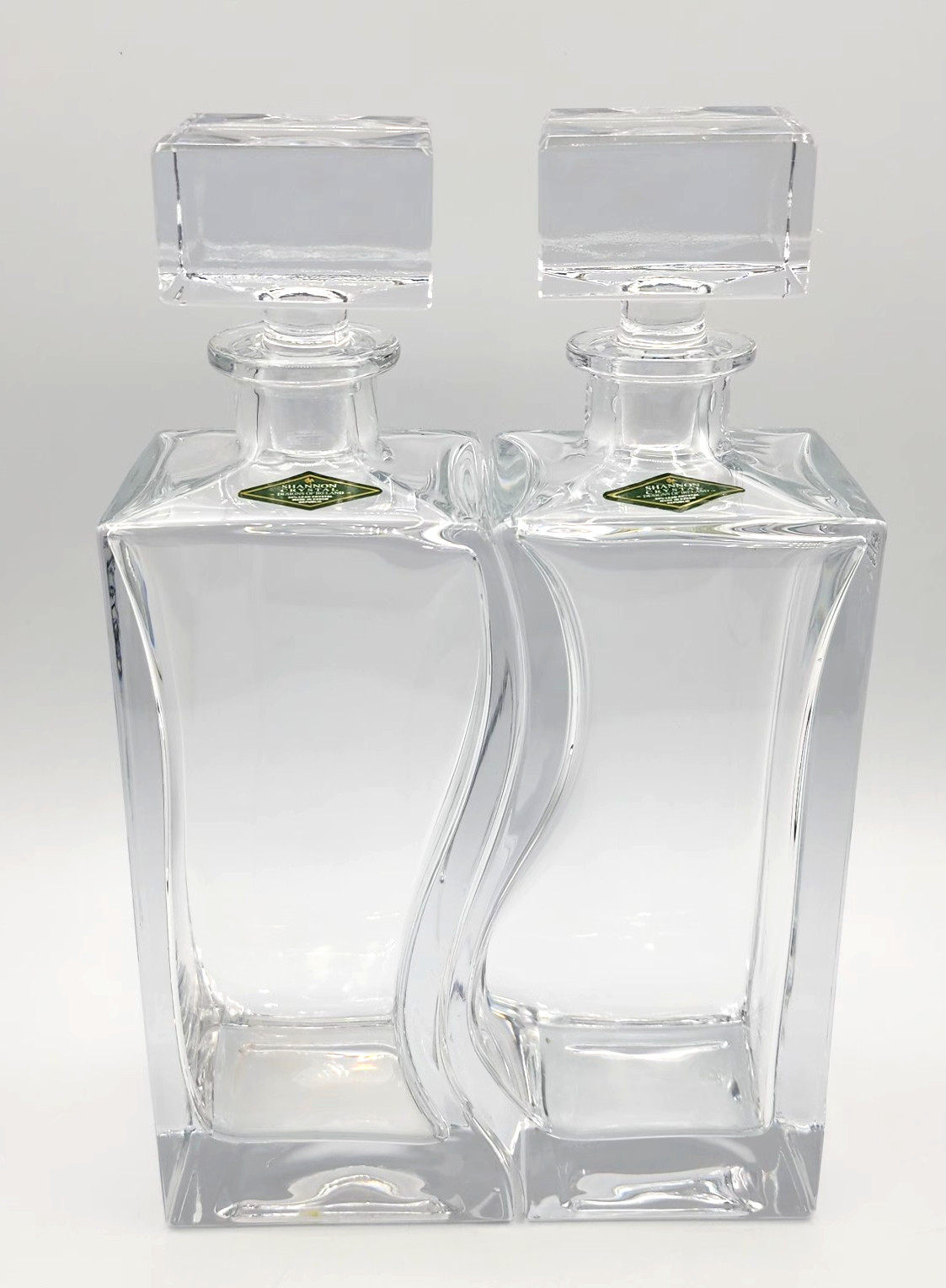 Irish Shannon Designs of Ireland Crystal Wave Kissing Decanters Czech Republic