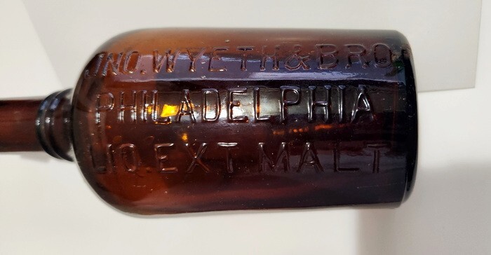 Antique Jno. Wyeth & Bro. Philadelphia, LIQ EXT. MALT Amber Bottle
