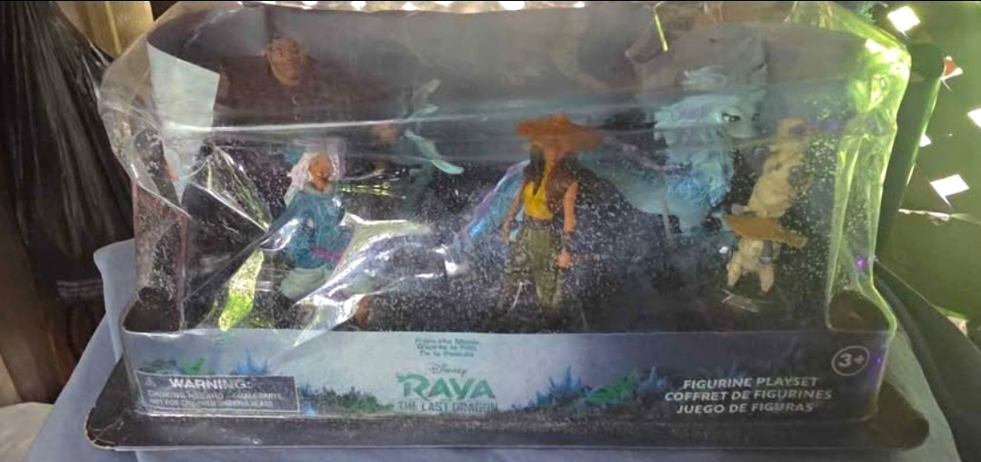 Disney  Raya and the Last NEW in Package -Dragon Character Figurine Playset