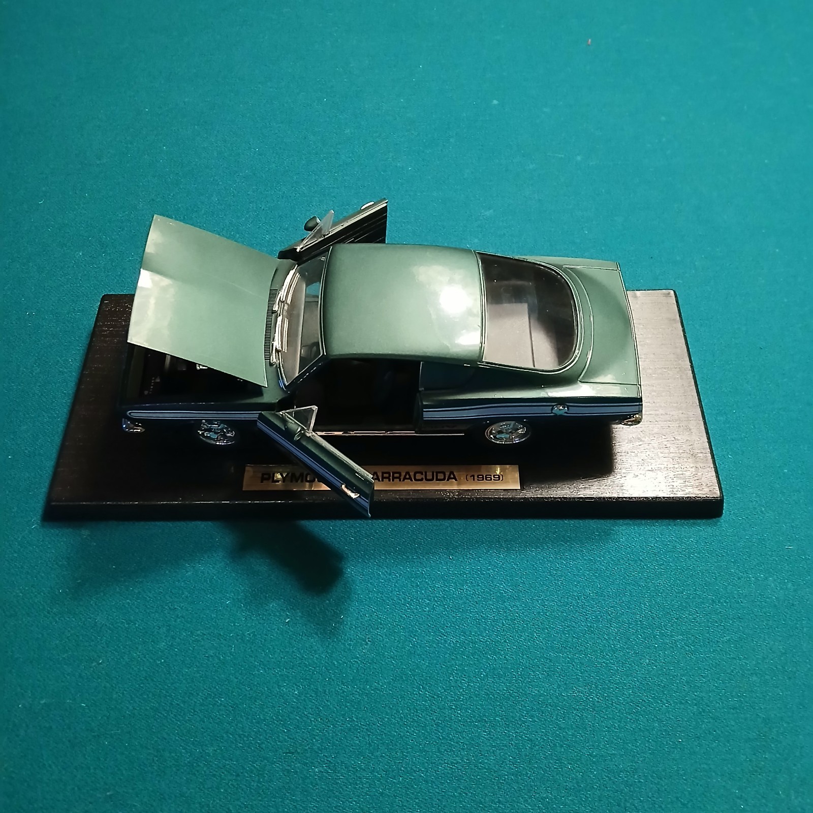 1/18 Scale Dicast Model Of A 1969 Plymouth Barracuda Dark Green & White Stripes 1/18 Scale Dicast Model Of A 1969 Plymouth Barracuda Dark Green & White Stripes