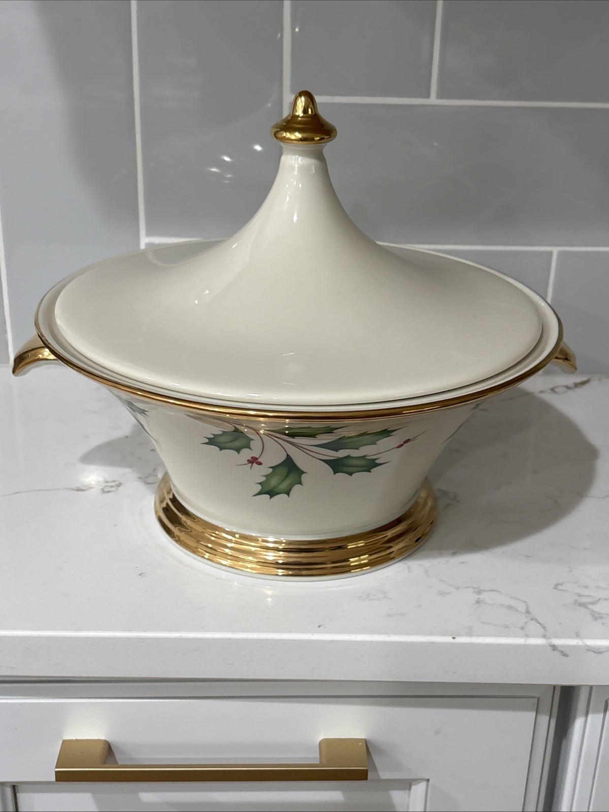 Lenox Holiday  Round Covered Vegetable Bowl Nwt 237942