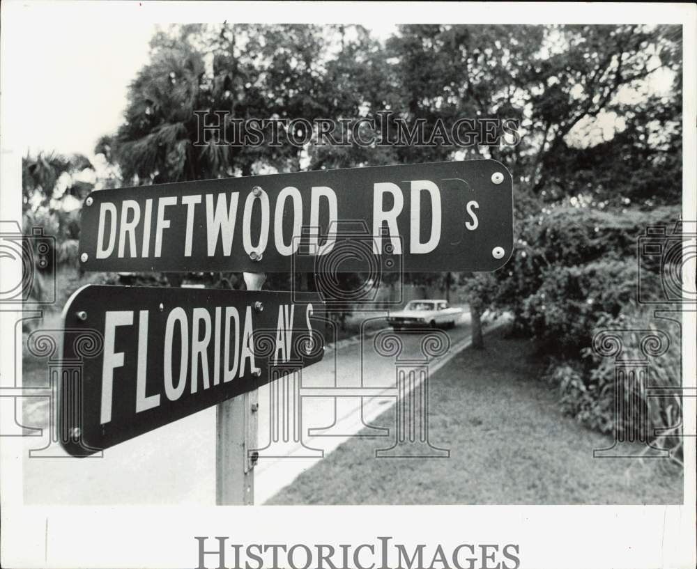 1977 Press Photo Driftwood Development Street Sign - afa67085