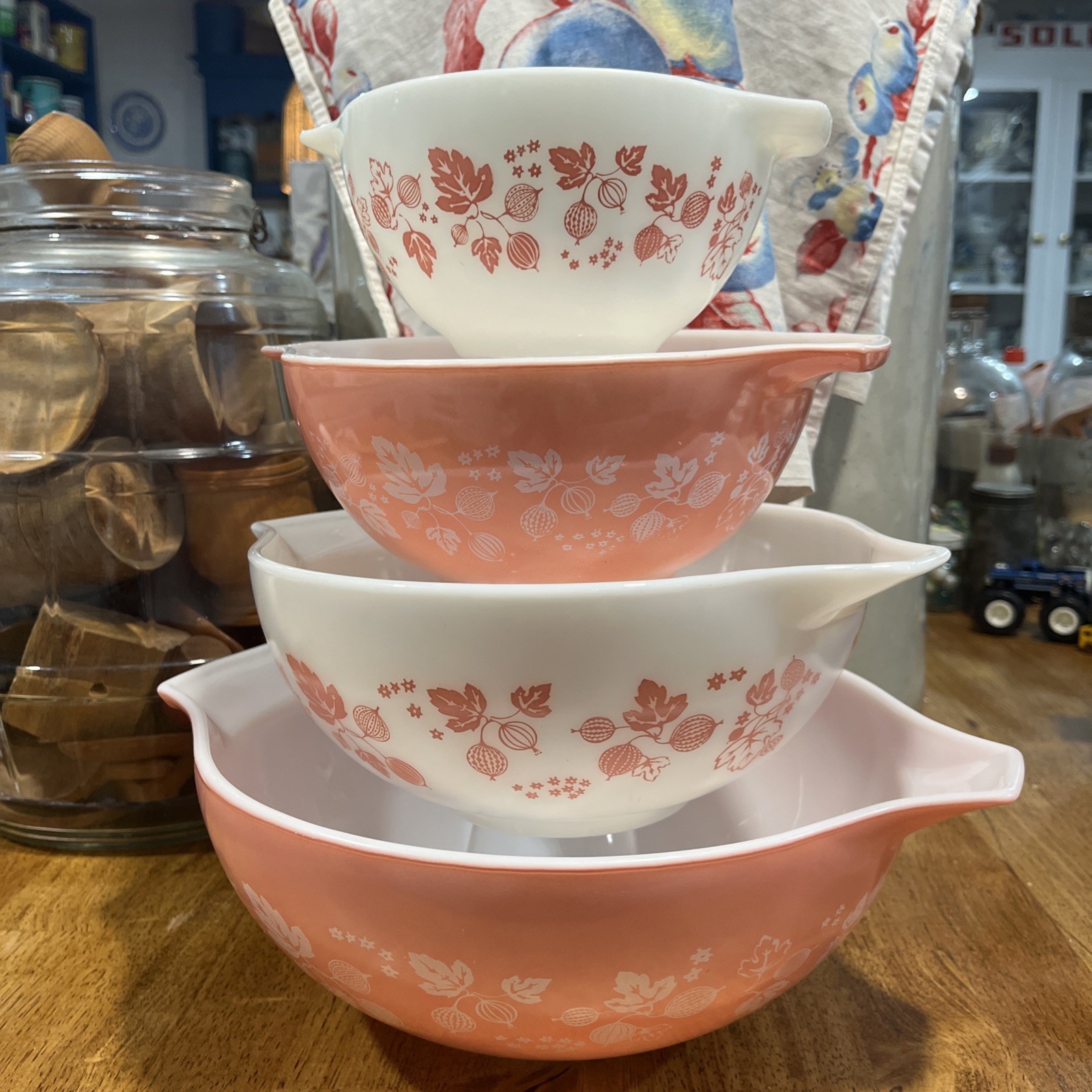 Vtg Pryex Pink Gooseberry Cinderella Bowls Set Of 4 Mixing Bowls GREAT CONDITION