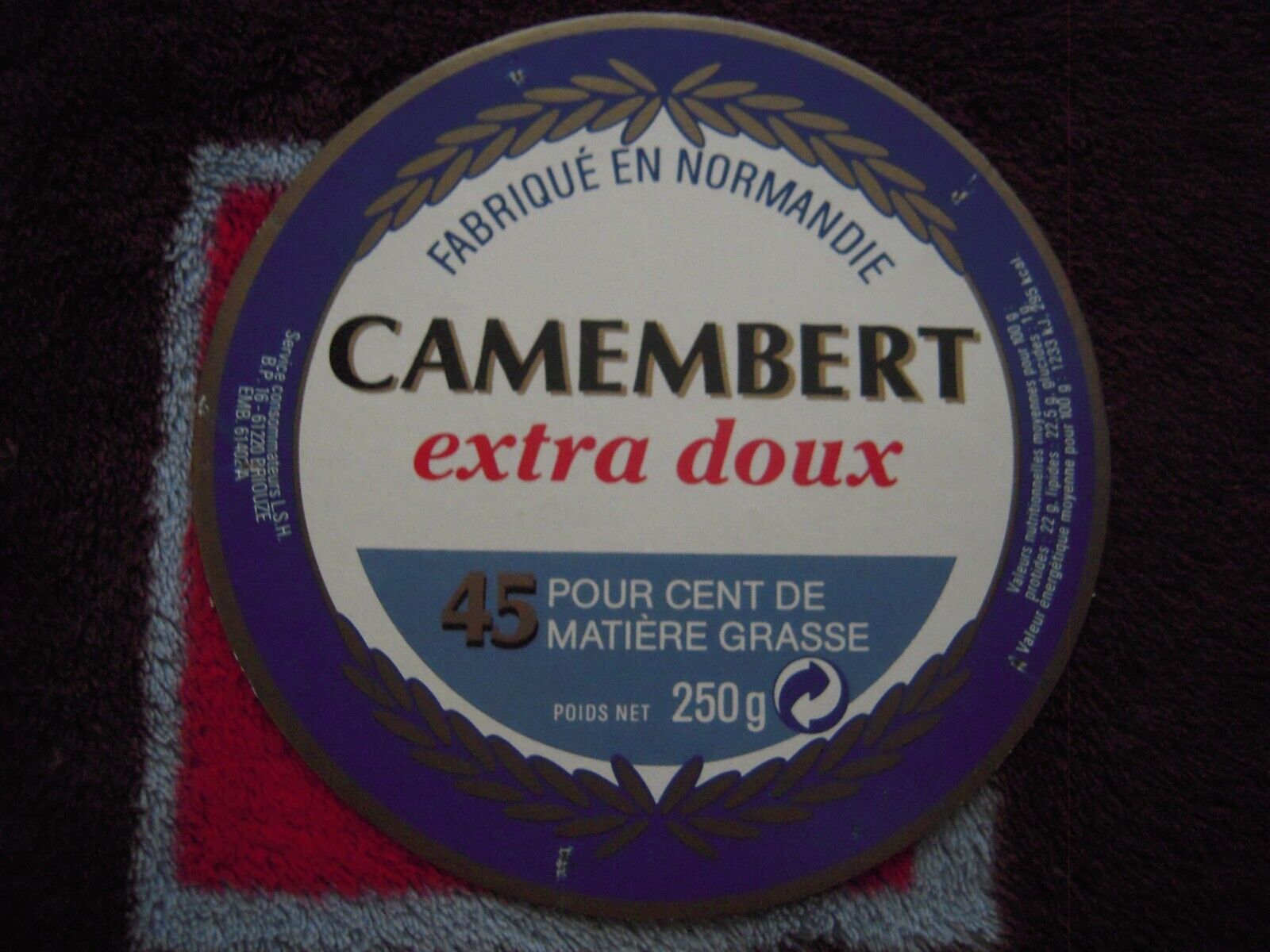 VINTAGE CAMEMBERT EXTRA DOUX 250 G FABRIQUE EN NORMANDIE LABEL 4-3/8
