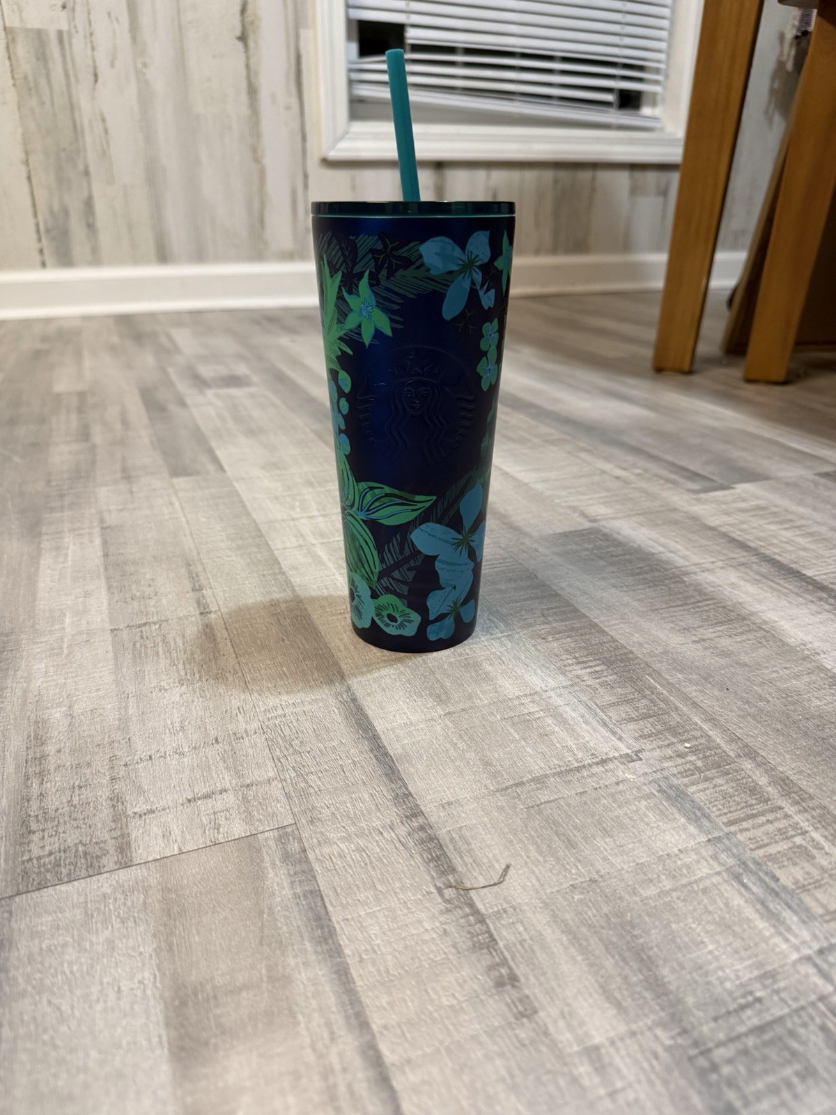 Starbucks 2022 Navy Blue Floral Stainless Steel Tumbler 24oz Venti Lid Straw NWT