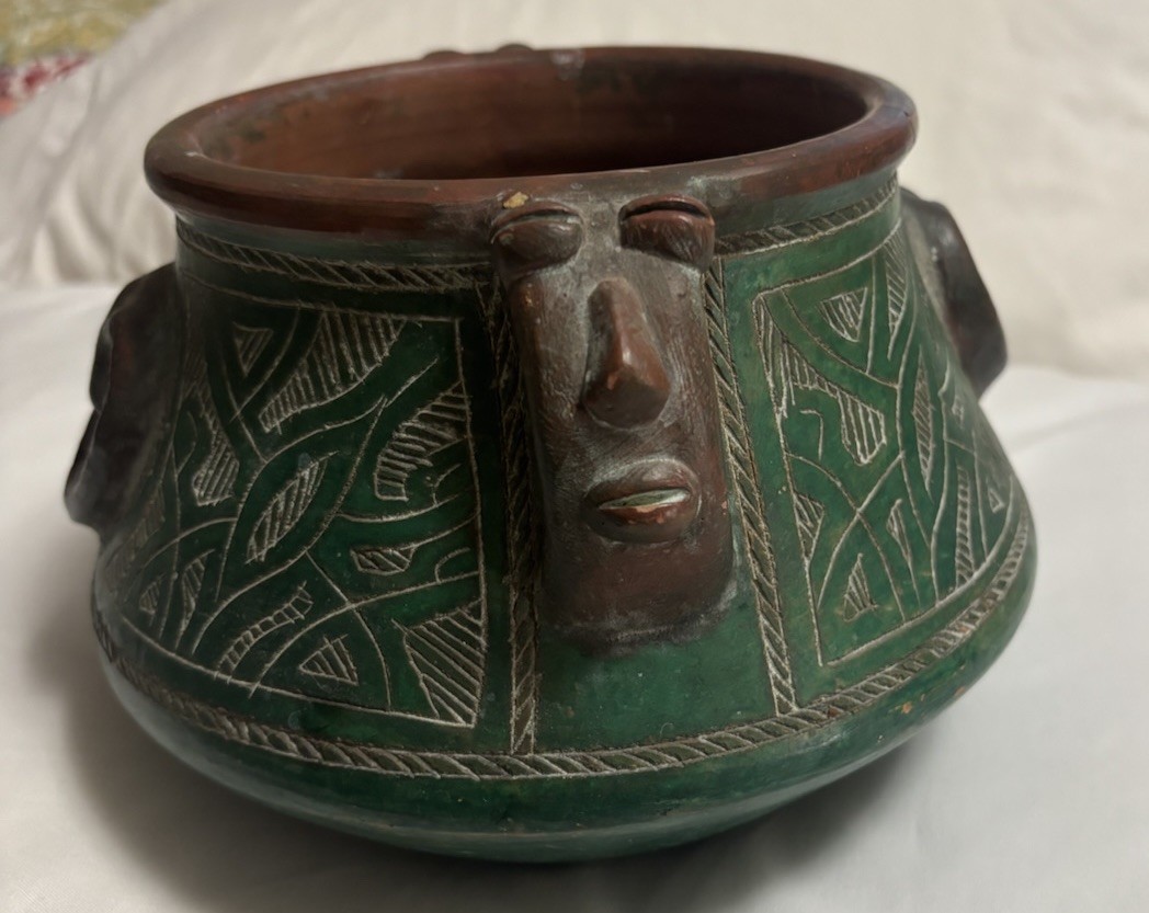 VINTAGE FOLK ART HANDMADE & ETCHED D MARIVALDO FACE POT SIGNED